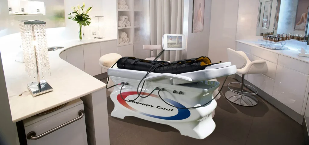 Cabine de beauté équipée d'un système de thérapie par contraste thermique pour stimuler la circulation et le métabolisme cellulaire.